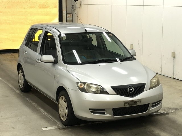 MAZDA DEMIO 2002