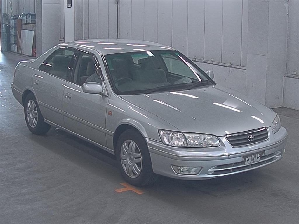 TOYOTA CAMRY GRACIA 2001