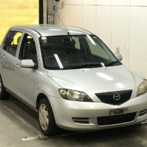 MAZDA DEMIO 2002